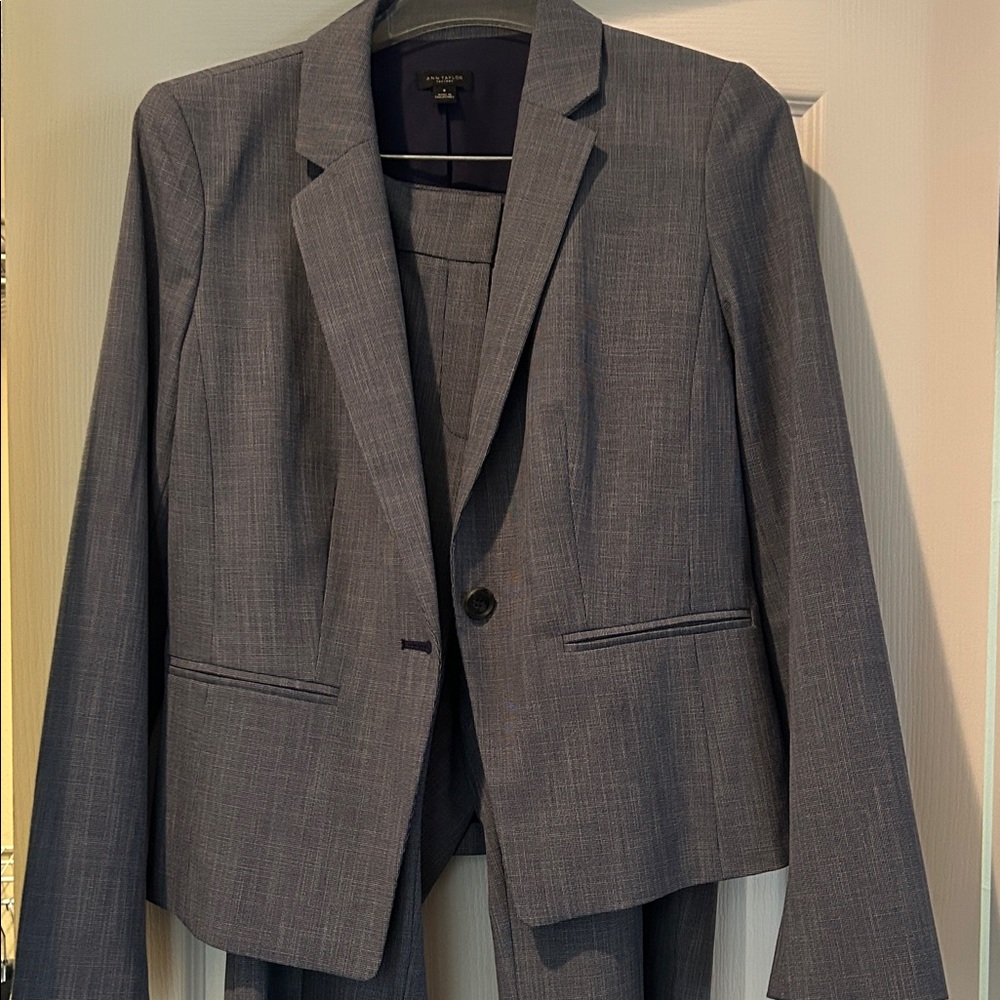 Ann Taylor Factory blue/white women’s suit. Pants and blazer included